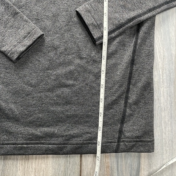 ***Like New Men’s UA Compression Long Sleeve - Picture 3 of 6